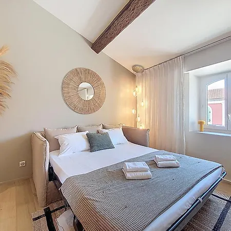 Nestor&jeeves - Beige Riviera - Standing Apartment Nizza