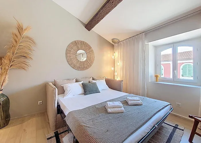 Nestor&jeeves - Beige Riviera - Standing Apartmán Nice
