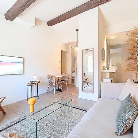 Nestor&jeeves - Beige Riviera - Standing Nice